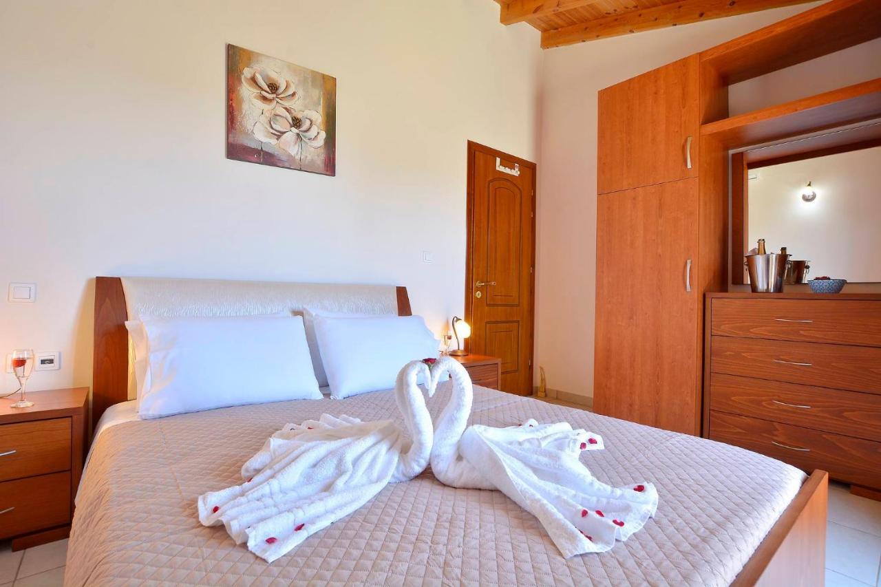 La Casa Del Sole Villa CChalikounas Buitenkant foto